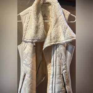 Prana Sherpa lined vest